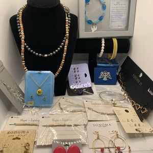 bundle of 21 jewelry items